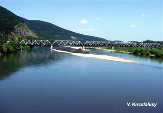 Image - The Tysa River near Vynohradiv.